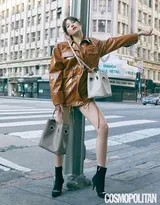 洛杉矶秋日街头的时尚回归：泫雅以简约清爽风重释自我