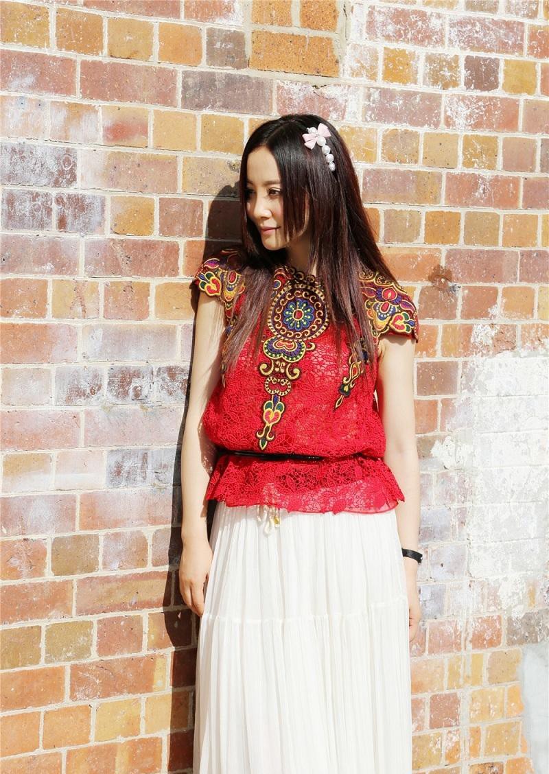 陶红异域漫游 解构时空的唯美诗篇