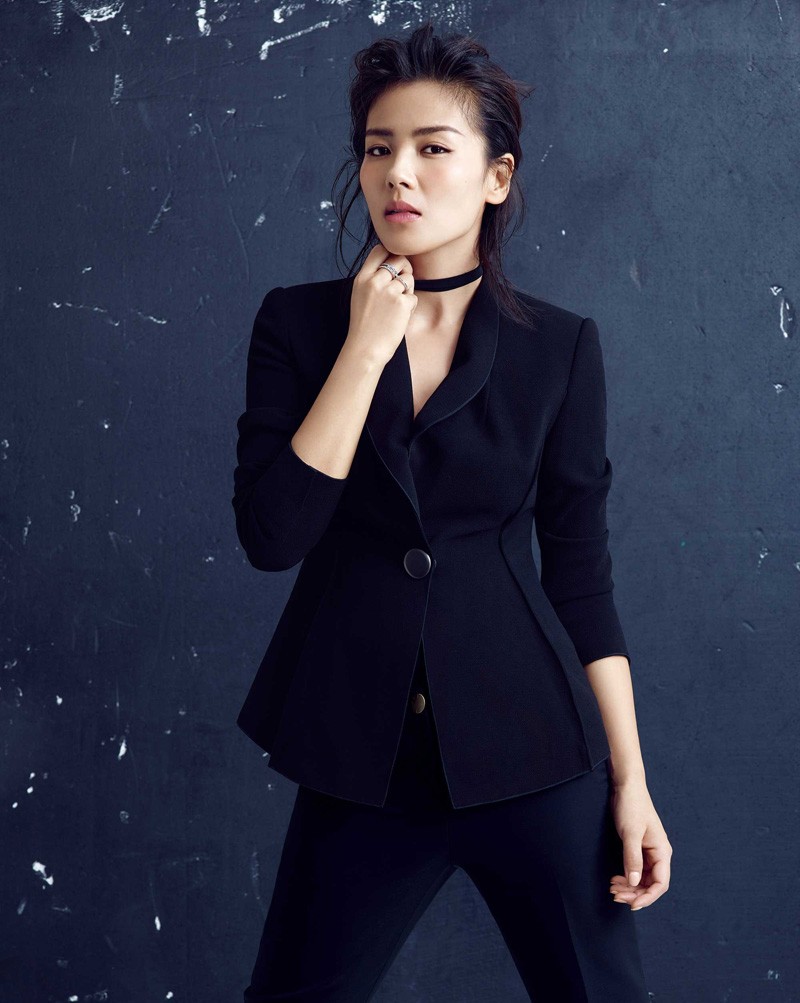 飒爽英姿刘涛登封展露女王气场